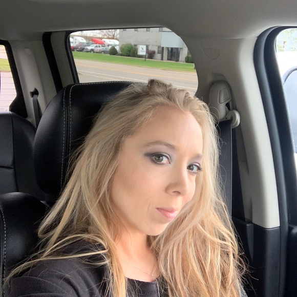 Meet your Posher, Melissa - Picture 1 of 1